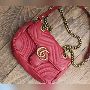 Gucci GG Marmont Leather Shoulder Bag – Red